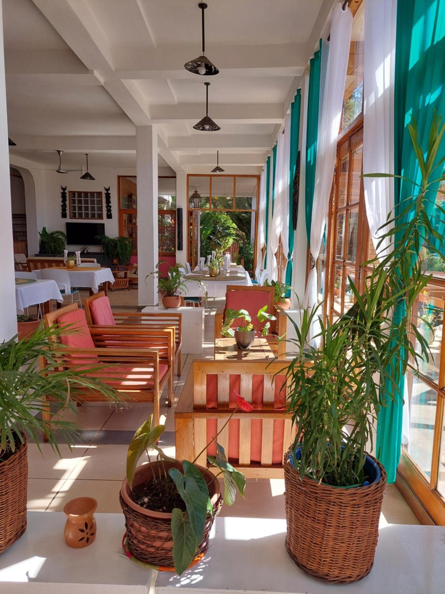 Island Continent Hotel Ivato  Exterior foto